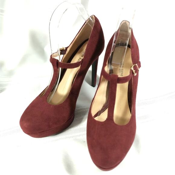 NWOT-1 SHOW! GIANNI BINI! BURGUNDY RED TAPESTRY FABRIC T-STRAP HEELS! SZ 8M - Picture 1 of 9